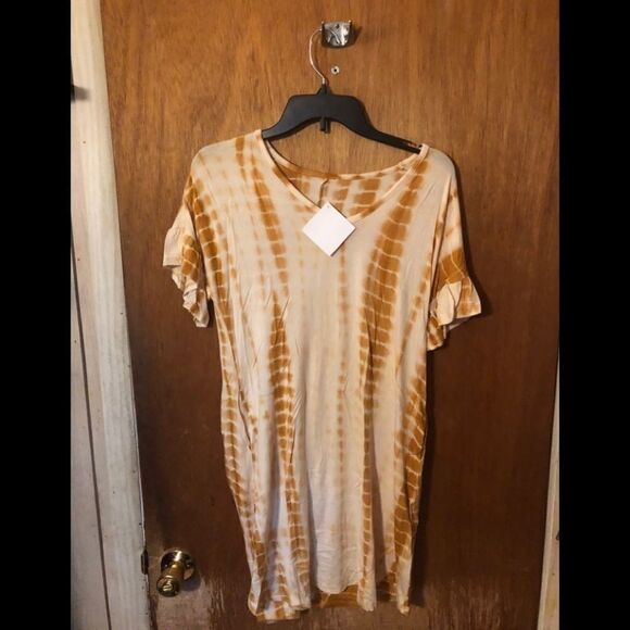 Ladies top - Picture 1 of 2